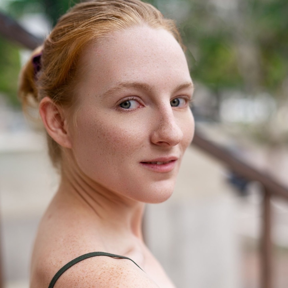 Meet your Posher, Claire